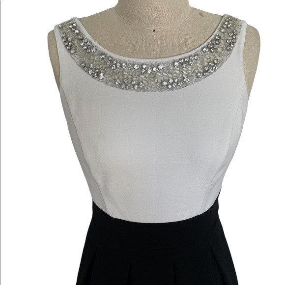 White House Black Market Dress with Beaded and Rhinestone Trim Size 00 - Picture 2 of 10